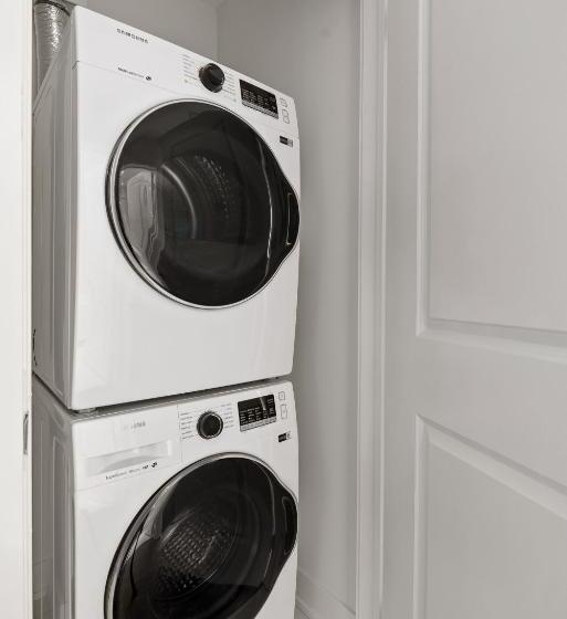 スイート, Touchstone Resort