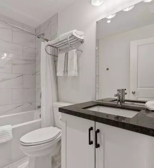 Standard studio with lake view, Touchstone Resort