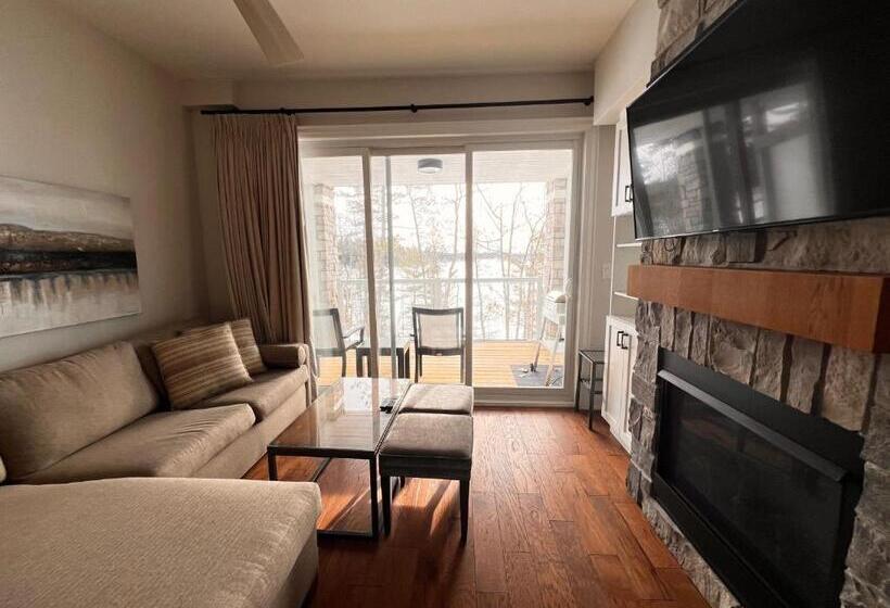 Standard studio with lake view, Touchstone Resort