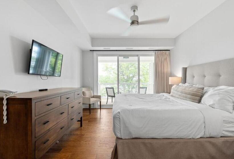 キングサイズベッドのスーペリアルーム, Touchstone Resort