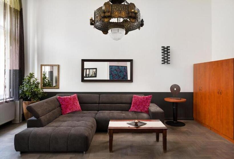 Deluxe-huoneisto 3 Makuuhuonetta, Karma Boutique Apartments