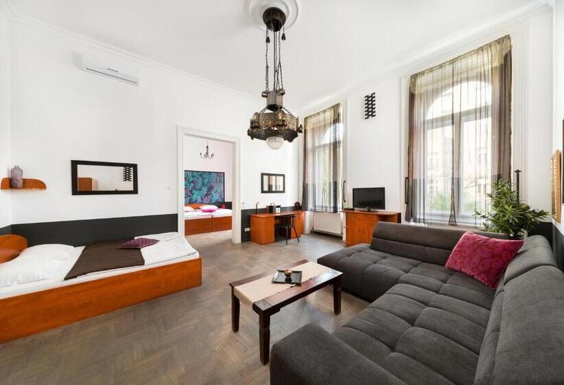 Deluxe-huoneisto 3 Makuuhuonetta, Karma Boutique Apartments