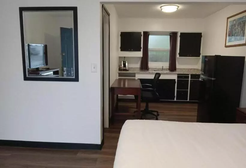 キングサイズベッドのスタンダードルーム, Blue Coast Inn & Suites