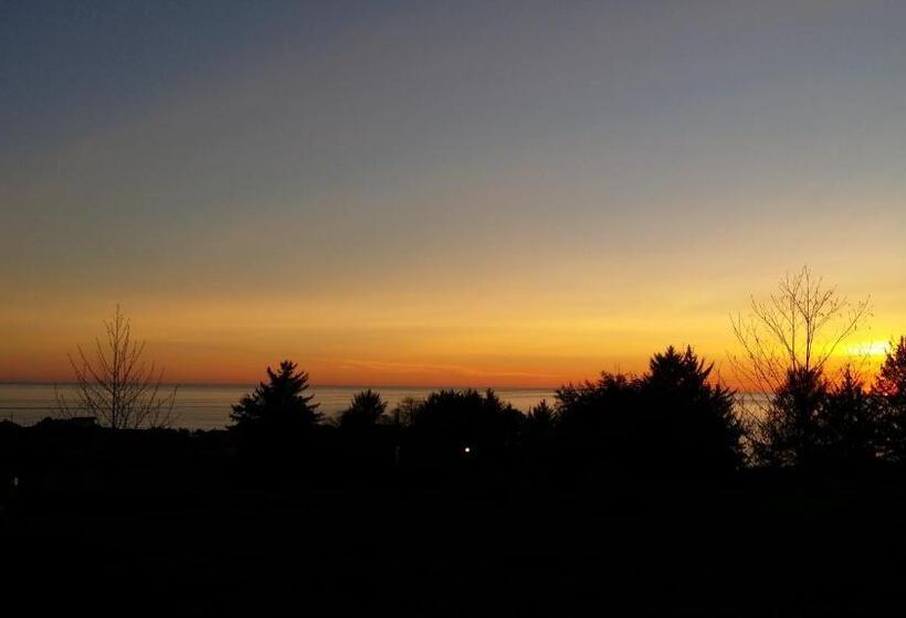 جناح غرفتين نوم, Blue Coast Inn & Suites