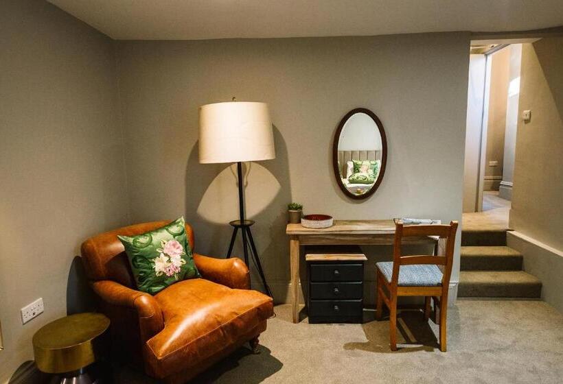 デラックスルーム, Ginger Peanut