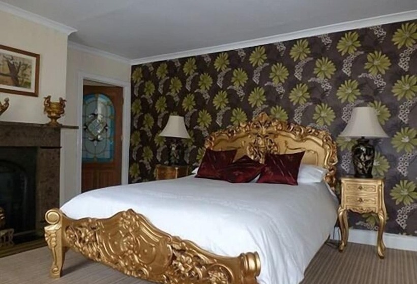 غرفة قياسية, Hedgefield House