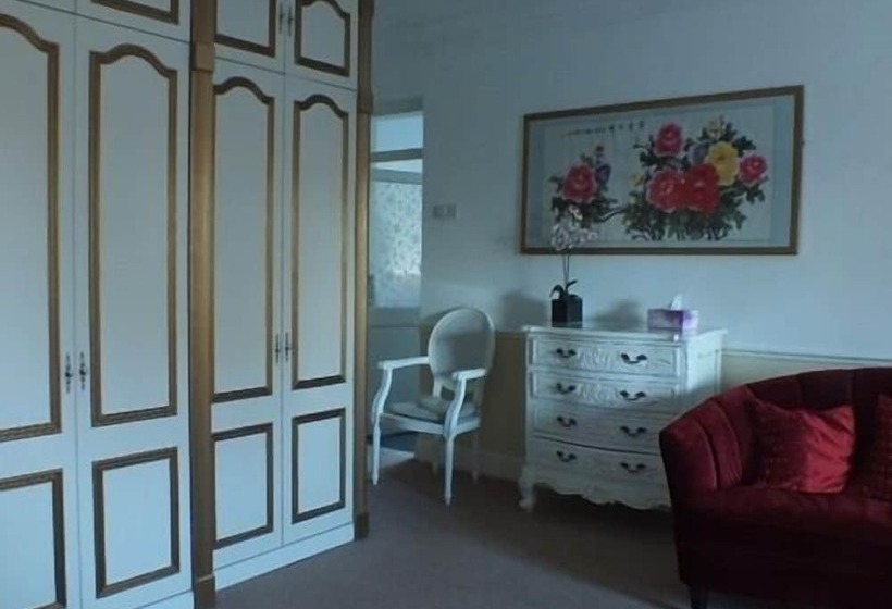 جناح, Hedgefield House