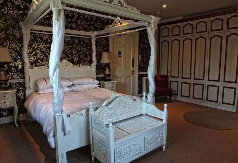 جناح, Hedgefield House