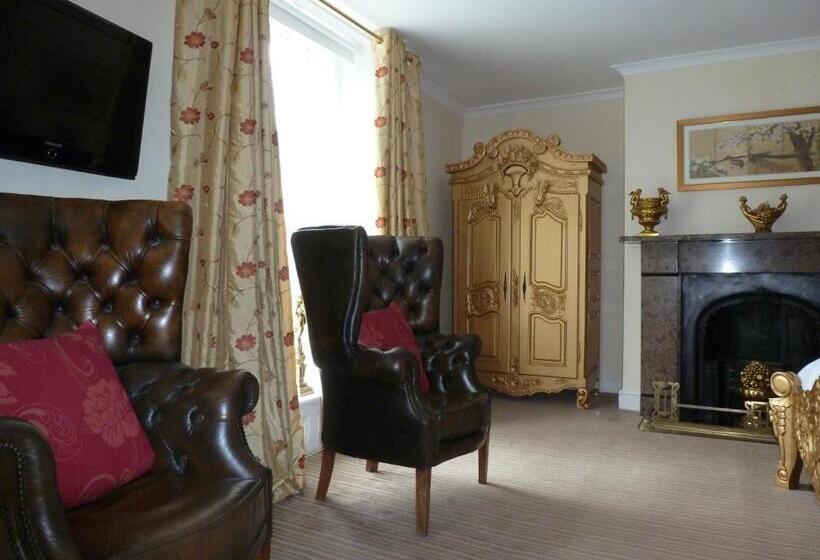 غرفة ديلوكس, Hedgefield House