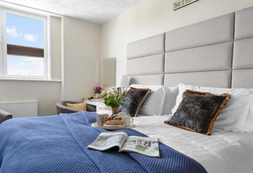 수피리어 룸, The Westgate