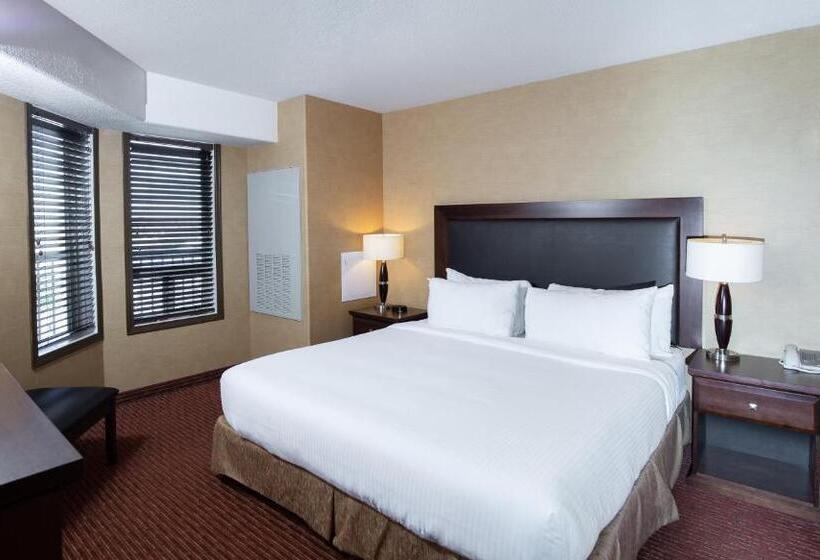 סוויטת אקזקיוטיב, עם מיטת קינג, Pomeroy Hotel Fort St. John