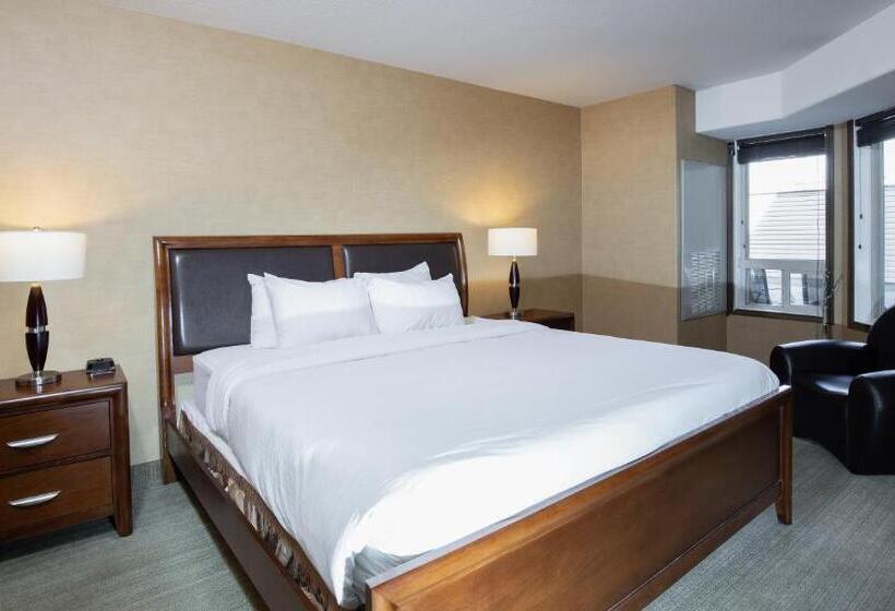 סוויטת אקזקיוטיב, עם מיטת קינג, Pomeroy Hotel Fort St. John