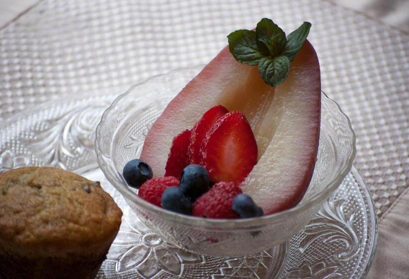 带大床的套房, Stonehurst Place Bed & Breakfast