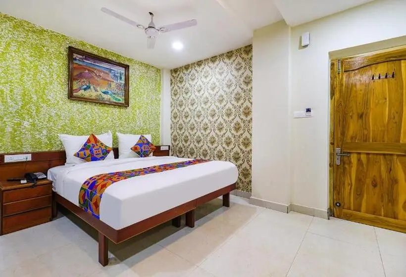 سوییت, Fabhotel J Sons