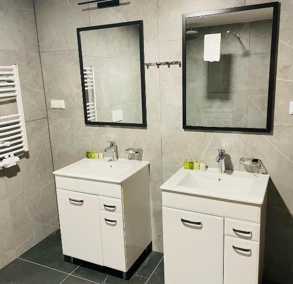 סטודיו משפחתי, Kazalnica Family&conference Resort