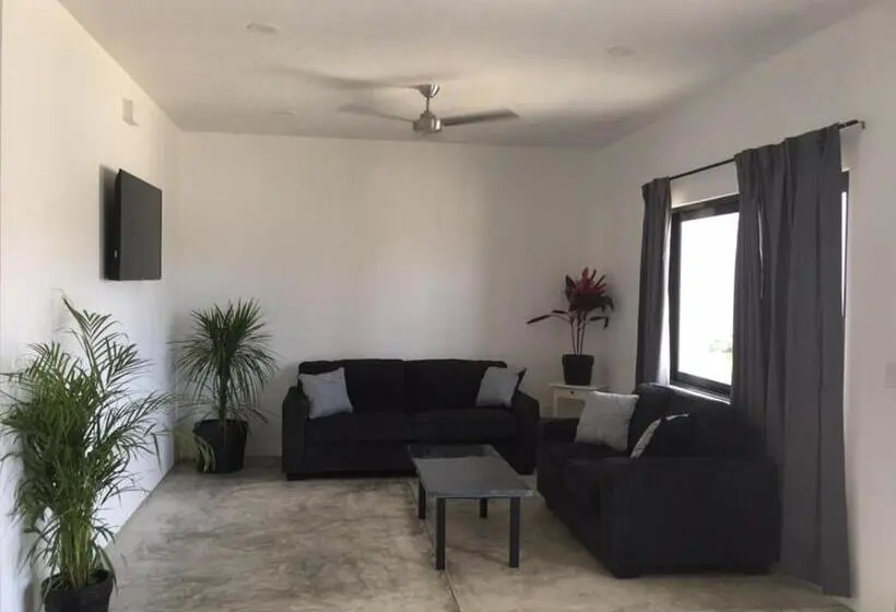 اتاق لوکس, Las Palmas Hotel   Cerritos Beach