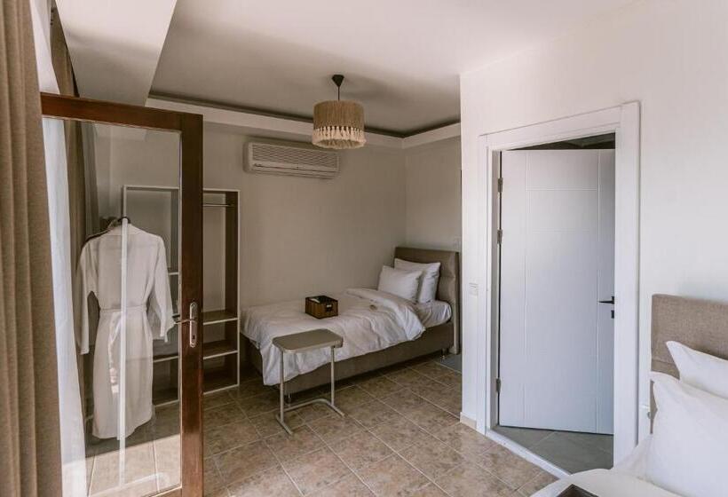 ویلای یک اتاق خوابه با استخر شنا, Villa Lalaland Family