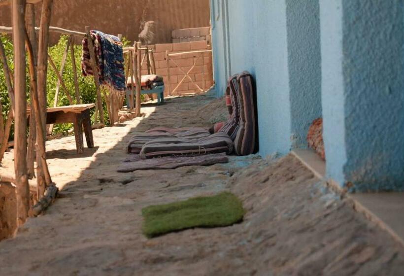 اتاق استاندارد چهار تخته, Abo Hamada Azure Camp