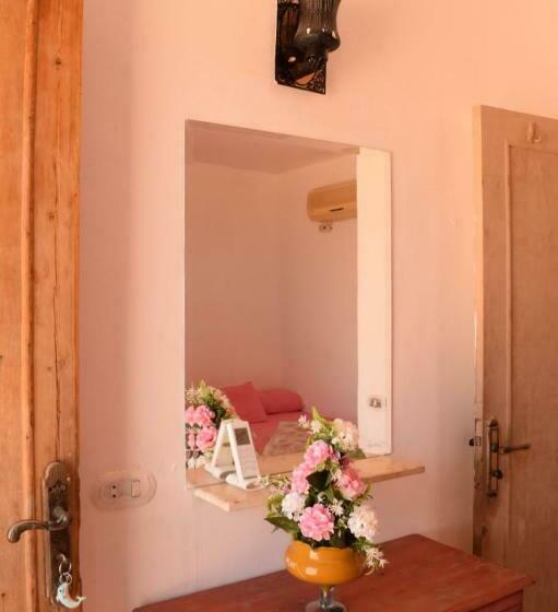 اتاق استاندارد چهار تخته, Abo Hamada Azure Camp