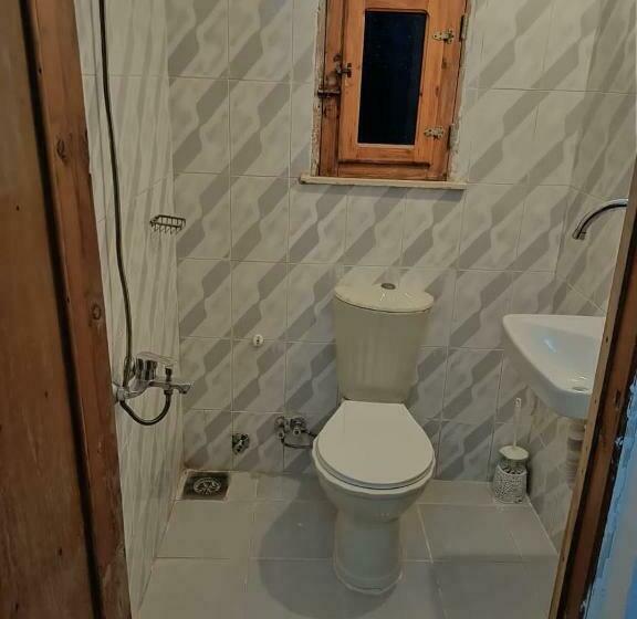 اتاق استاندارد چهار تخته, Abo Hamada Azure Camp