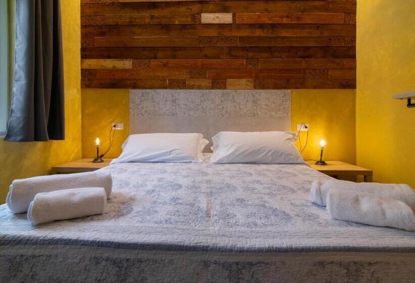 מיטת קינג בסוויטה, Boutique Relais Villa Sofia