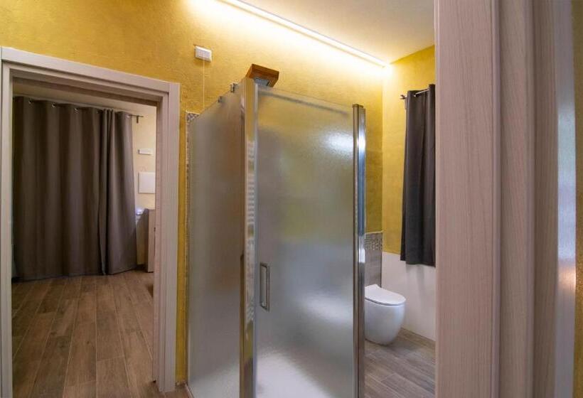 מיטת קינג בסוויטה, Boutique Relais Villa Sofia