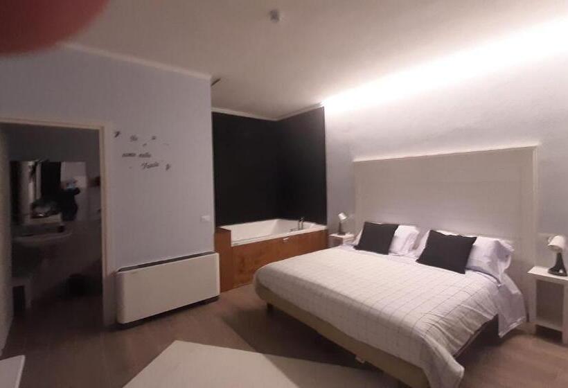 סוויטת ג'וניור נוף לגינה, Boutique Relais Villa Sofia