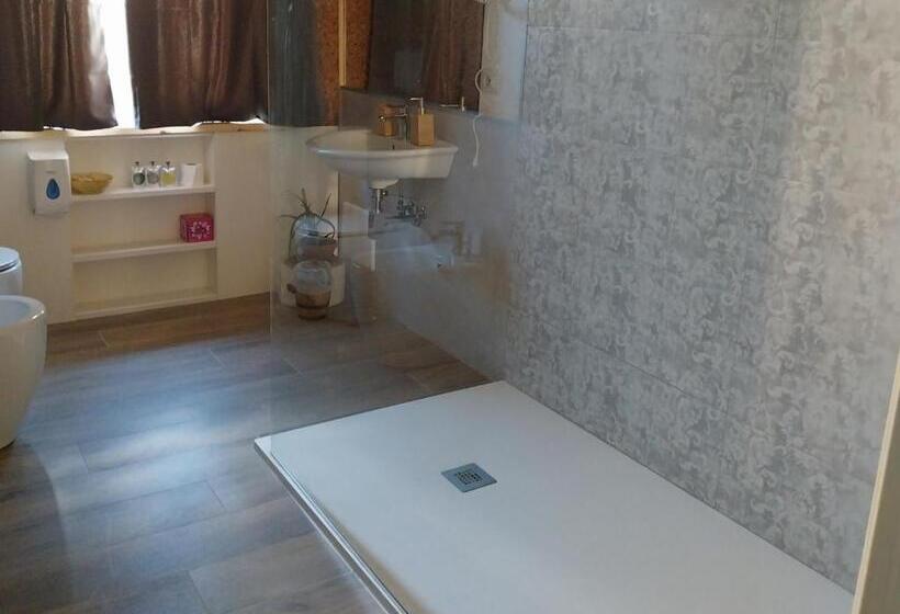 סוויטה עם ג'קוזי, Boutique Relais Villa Sofia