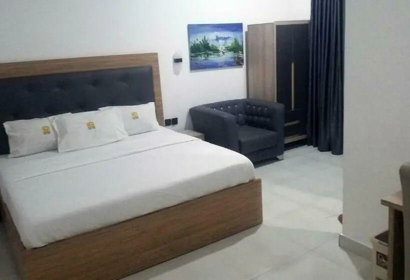 اتاق استاندارد یک نفره, The Charis Hotel And Suites