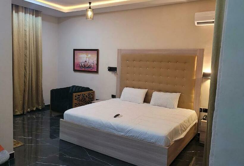 اتاق خانوادگی, The Charis Hotel And Suites