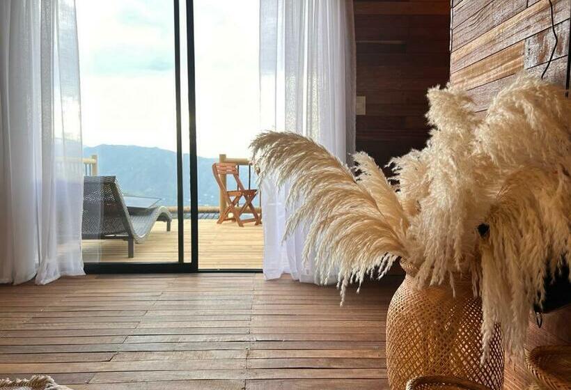 Люкс с гидромассажем, Nalua Glamping Y