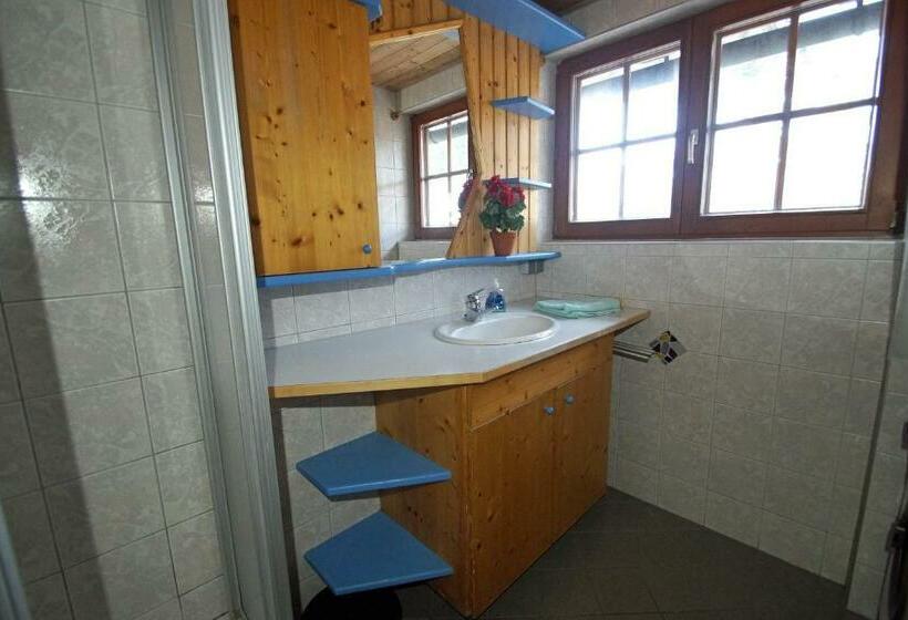 标准间, Straniger Alm