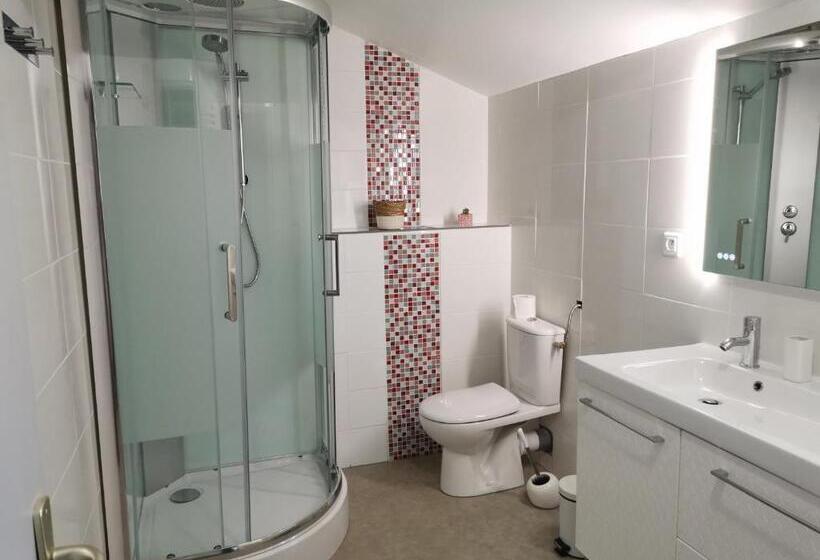 家庭间, La Longère De Mina