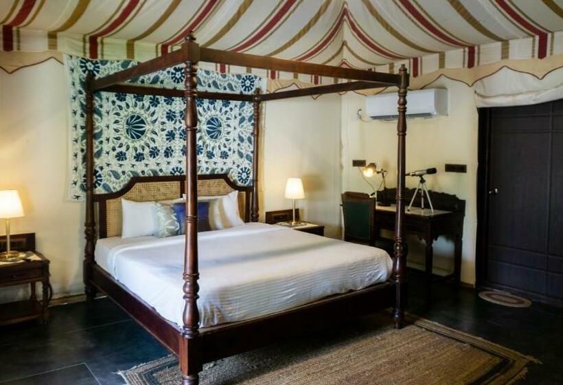 Deluxe Tent, 16 Bedouin