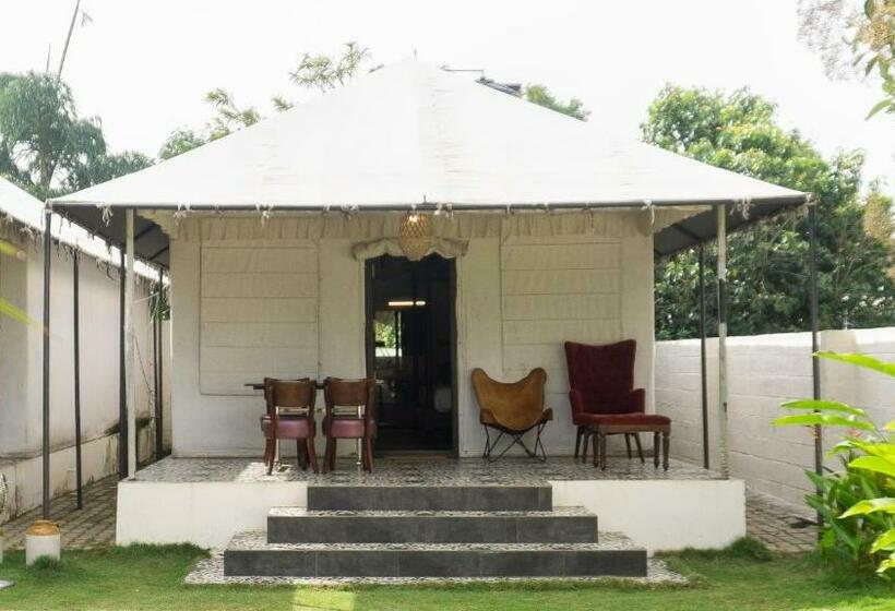 Deluxe Tent, 16 Bedouin