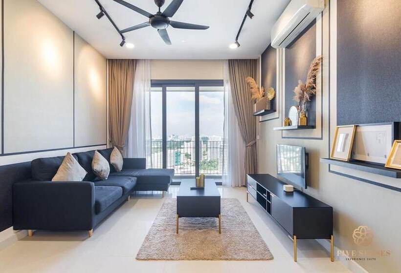 سوئیت پرزیدنت, Viia Residences In Kl Eco City, Five Senses