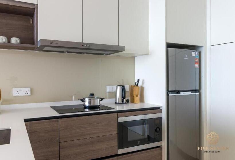 سوئیت پرزیدنت, Viia Residences In Kl Eco City, Five Senses