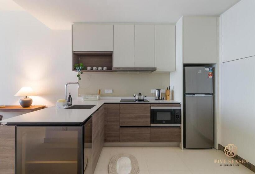 سوئیت پرزیدنت, Viia Residences In Kl Eco City, Five Senses