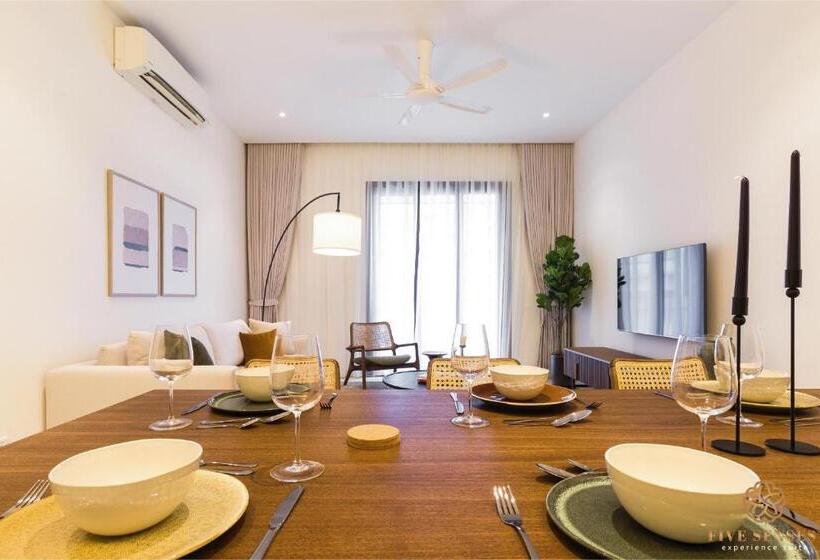 3 Bedroom Suite, Viia Residences In Kl Eco City, Five Senses