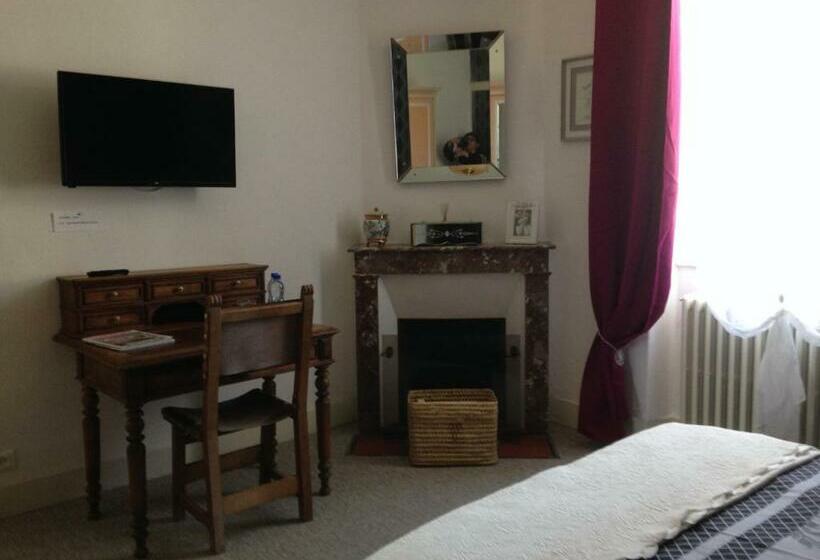 غرفة قياسية مطلّة علي الحديقة, La Morgiane