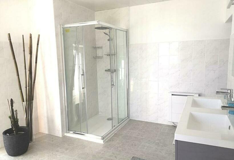 غرفة قياسية, La Morgiane