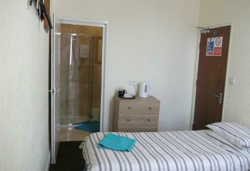 חדר קומפורט לשלושה, Durham House