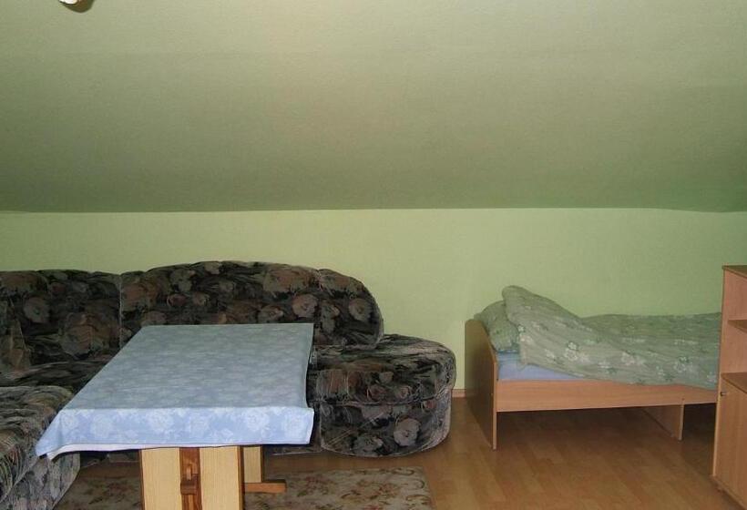 浴室共有スタンダード４人用ルーム, Farma Bartolini