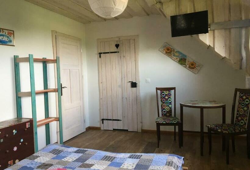 غرفة قياسية مطلّة علي الحديقة, Na Zielonej łące..