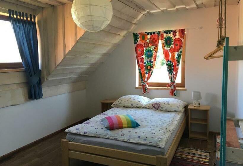 غرفة قياسية مطلّة علي الحديقة, Na Zielonej łące..