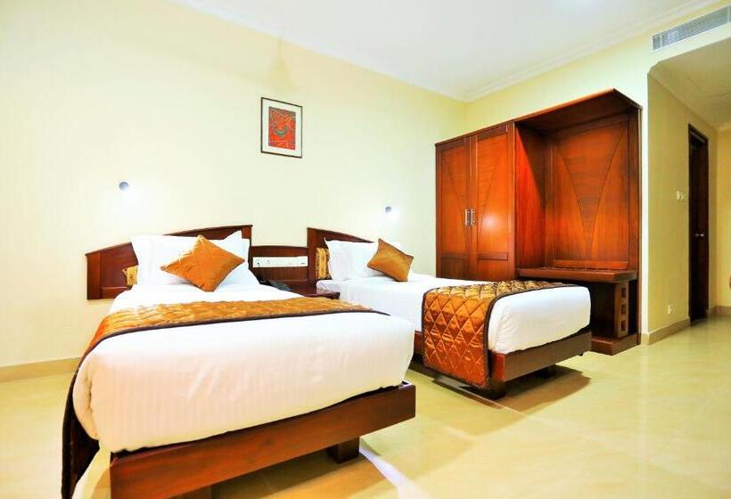 Номер Deluxe, White City