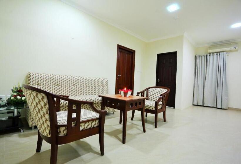 Люкс, White City