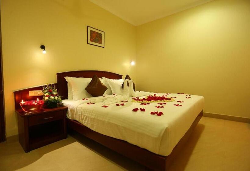 Люкс, White City