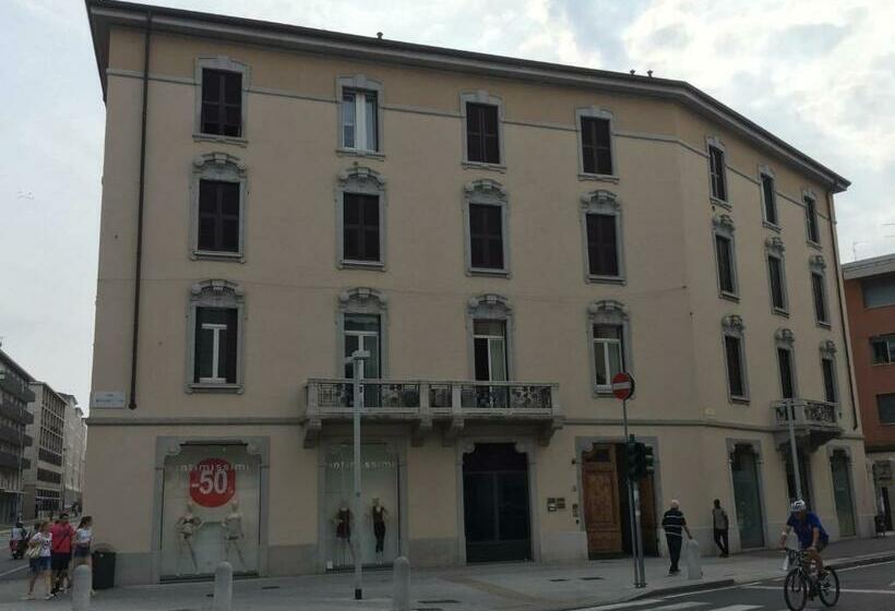 اتاق استاندارد با سرویس بهداشتی مشترک, Bergamo Center Rooms