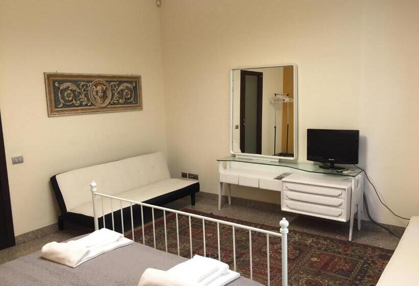 اتاق استاندارد چهارنفره با سرویس بهداشتی مشترک, Bergamo Center Rooms